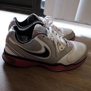 Nike shoes, size 6, women, for walking or running